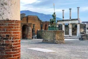 Enjoy Pompeii & Mt. Vesuvius: Semi-Private Tour from Positano - The 8:00 AM Start: What the Day Really Feels Like