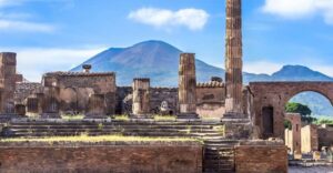 From Castellammare di Stabia Combo Tour_Pompeii & Vesuvius - Vesuvius crater walk and views over Naples, Capri, Ischia
