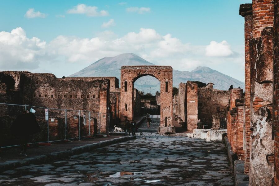 From Herculaneum to Pompeii: Audioguides + Entrance Tickets - About the included map and device: how to use them well
