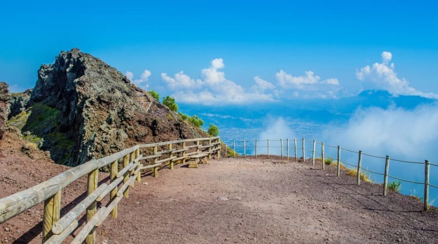 From Naples: Vesuvius and Herculaneum Day Trip with Tickets - The bus ride south: why transfers make this easier
