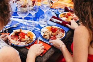 From Naples: Wine Tasting Tour on Vesuvius Slopes with Lunch - Meeting in Naples: pickup points and what to watch for