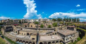 From Sorrento: Pompeii by Train with Vesuvius & Guided Tour - Pompeii Ruins with a Pro Guide: seeing the right things in two hours