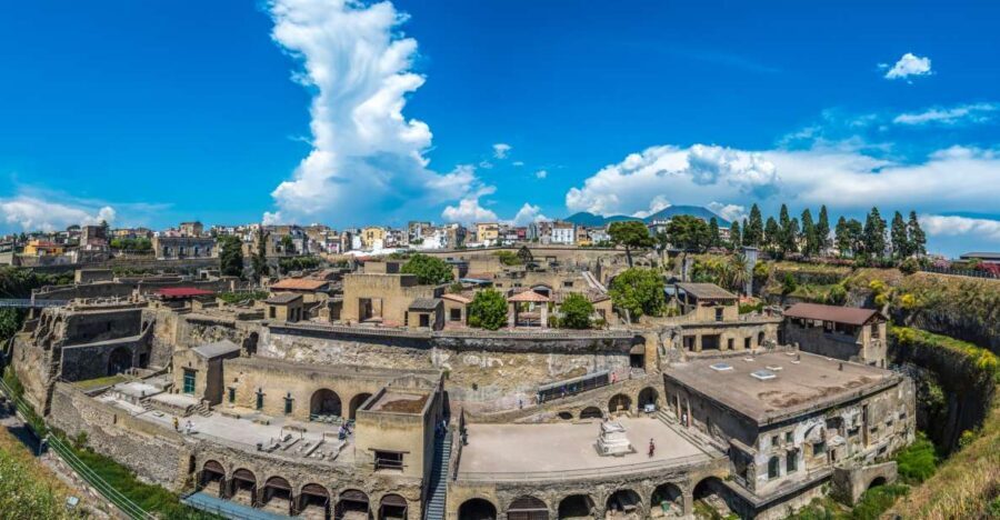 From Sorrento: Pompeii by Train with Vesuvius & Guided Tour - Pompeii Ruins with a Pro Guide: seeing the right things in two hours