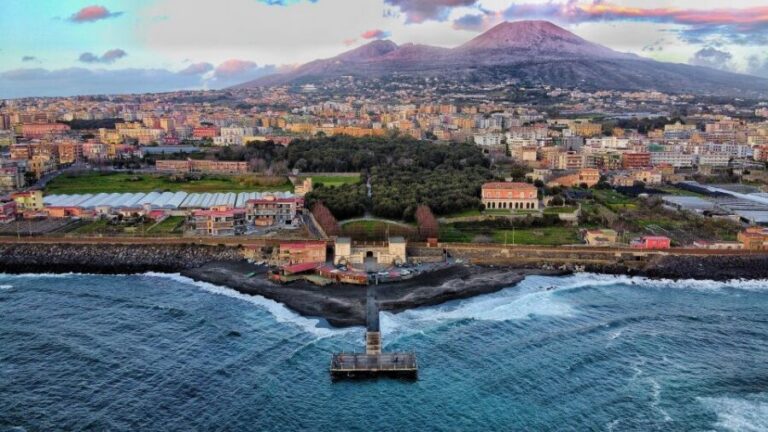 From Sorrento: Pompeii & Mt. Vesuvius Tour with Lunch & Wine - Skip-the-line Pompeii: seeing disaster without the bottleneck