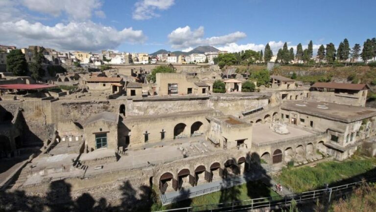 Herculaneum: Private Walking Tour with Archeologist Guide - Starting at Parco Archeologico di Ercolano: Get Oriented Fast