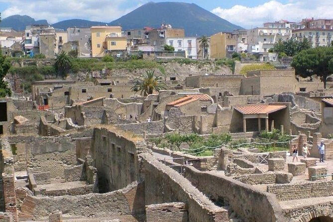 Herculaneum Ruins - Entering Parco Acheologico di Ercolano: How the Time Unfolds