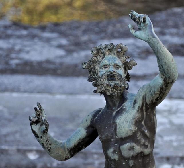 Naples: Pompeii and Herculaneum Private Walking Tour - First Stop: Meeting at Herculaneum and Getting Oriented Fast