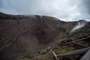 Pompeii and Vesuvius Small Group Tour from Sorrento with Pizza - Vesuvius crater hike: what you’ll see and how the timing really feels