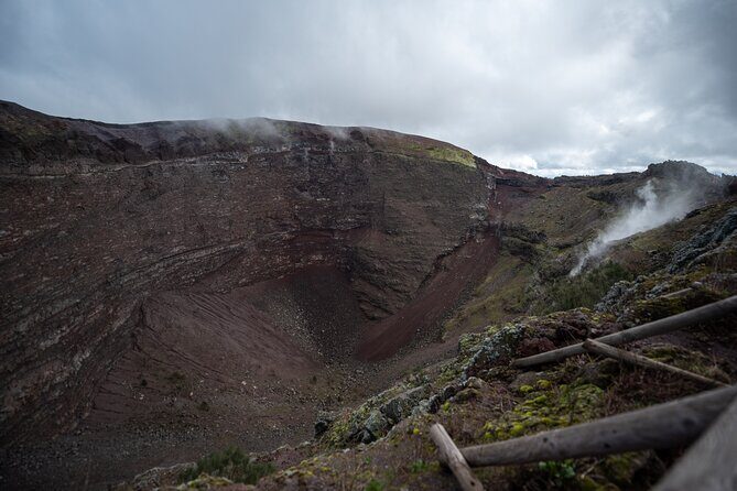 Pompeii and Vesuvius Small Group Tour from Sorrento with Pizza - Vesuvius crater hike: what you’ll see and how the timing really feels