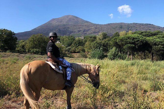 Pompeii Guided Tour & Horse Riding on Vesuvius with Lunch - Entering Pompeii with a licensed guide (and why 2 hours is enough)