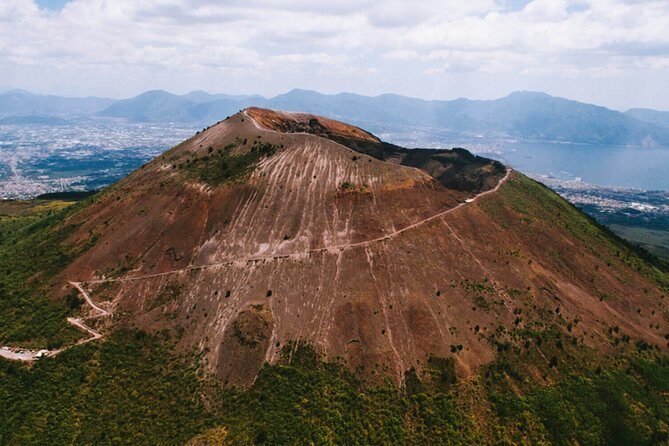 Pompeii & Mount Vesuvius Private Tour with Guide - Pickup, private vehicle, and the Naples traffic headache you skip