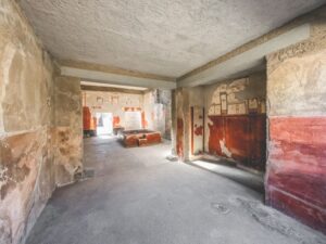 Pompeii: Ruins Tour and Mount Vesuvius Horseback Ride - Getting started: where you meet and how the van keeps you moving